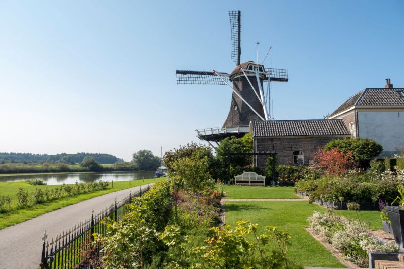 Tuin aan het water in Veessen